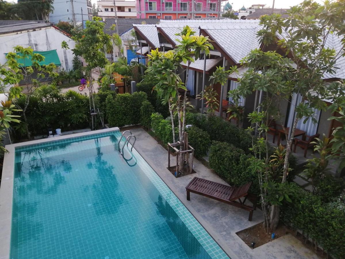 JR Place Klong Muang Beach Exterior foto