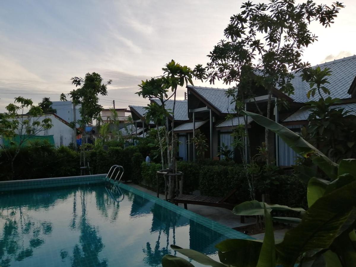 JR Place Klong Muang Beach Exterior foto